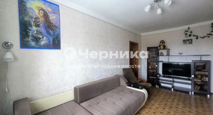 Купить квартиру 3-х комнатную, 52.4 кв. м. Фотография №1 Продам квартиру 3-х комнатную с общей площадью 52.4м2, 1/3 эт., на улице Красная, г. Минеральные Воды, Ставропольский край, Россия, агентство АН Черника. Фотография №1