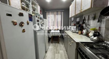 Купить квартиру 2-х комнатную, 58 кв. м. Фотография №1 Продам квартиру 2-х комнатную с общей площадью 58м2, 4/5 эт., на улице Интернациональная, г. Минеральные Воды, Ставропольский край, Россия, агентство АН Черника. Фотография №1