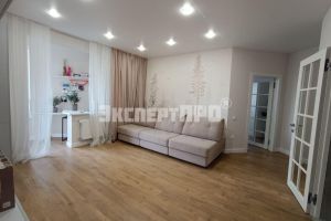 Продам квартиру 3-х комнатную с общей площадью 72м2, 2/9 эт., на улице Крымской весны ул, г. Мирное , Крым авт. респ., Россия, агентство Эксперт Про 