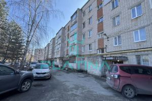 Продам квартиру 4-х комнатную с общей площадью 80м2, 5/5 эт., на улице Залесная, г. Казань, Татарстан респ., Россия, агентство Платина