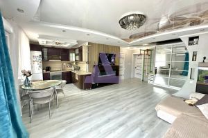 Продам квартиру 3-х комнатную с общей площадью 74.2м2, 3/5 эт., на улице Космонавтов, г. Новоалтайск, Алтайский край, Россия, агентство АН Династия 24