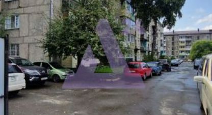 Продам квартиру 2-х комнатную с общей площадью 45.6м2, 5/5 эт., на улице Коммунистический пр-кт, г. Горно-Алтайск, Алтай респ., Россия, агентство АН Династия 24. Фотография №1