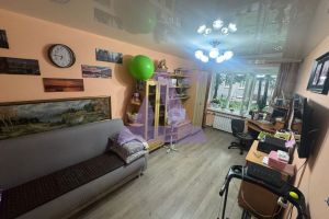 Продам квартиру 2-х комнатную с общей площадью 42.1м2, 1/5 эт., на улице Коммунистический пр-кт, г. Горно-Алтайск, Алтай респ., Россия, агентство АН Династия 24
