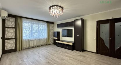 Купить квартиру 3-х комнатную, 99.4 кв. м. Фотография №1 Продам квартиру 3-х комнатную с общей площадью 99.4м2, 2/10 эт., на улице Бунина, г. Липецк, Липецкая обл., Россия, агентство Альфа. Фотография №1