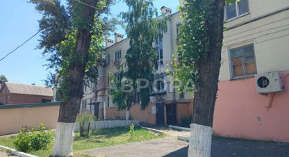 Купить квартиру 3-х комнатную, 51.4 кв. м. Фотография №1 Продам квартиру 3-х комнатную с общей площадью 51.4м2, 2/4 эт., на улице 3-я кольцевая, Железнодорожный район, г. Ростов-на-Дону, Ростовская обл., Россия, агентство Аврора. Фотография №1