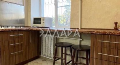 Купить квартиру 2-х комнатную, 39 кв. м. Фотография №1 Продам квартиру 2-х комнатную с общей площадью 39м2, 1/5 эт., на улице Ленина пр-кт, Ленинский район, г. Ростов-на-Дону, Ростовская обл., Россия, агентство Риэлторская компания Эллада. Фотография №1