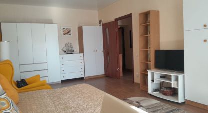 Продам квартиру 1 комнатную с общей площадью 54м2, 3/14 эт., на улице Им ленина пр-кт, Новый район, г. Волжский, Волгоградская обл., Россия, агентство Агентство недвижимости Партнёр. Фотография №1