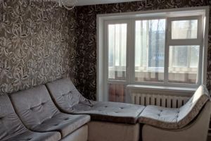 Продам квартиру 3-х комнатную с общей площадью 60.3м2, 3/5 эт., на улице Дружбы народов пр-кт, Правый берег район, г. Усть-Илимск, Иркутская обл., Россия, агентство Агентство Недвижимости "ЖФ-Илим"