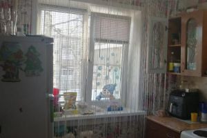 Продам квартиру 2-х комнатную с общей площадью 48м2, 1/5 эт., на улице Романтиков, Левый берег район, г. Усть-Илимск, Иркутская обл., Россия, агентство Агентство Недвижимости "ЖФ-Илим"
