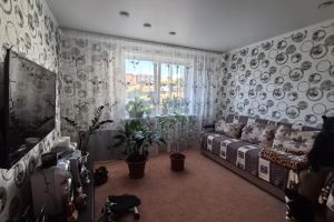 Продам квартиру 3-х комнатную с общей площадью 60.5м2, 2/5 эт., на улице Карла маркса, Правый берег район, г. Усть-Илимск, Иркутская обл., Россия, агентство Агентство Недвижимости "ЖФ-Илим"