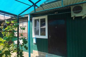 Продам квартиру 1 комнатную с общей площадью 27м2, 1/1 эт., на улице Мира, г. Черноморский, Краснодарский край, Россия, агентство АН "Партнерство"