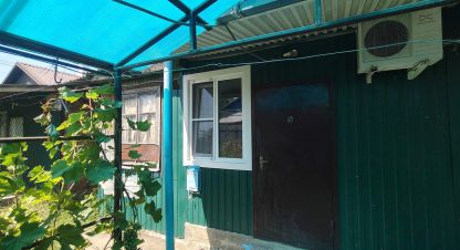 Продам квартиру 1 комнатную с общей площадью 27м2, 1/1 эт., на улице Мира, г. Черноморский, Краснодарский край, Россия, агентство АН Партнерство. Фотография №1
