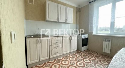 Купить квартиру 2-х комнатную, 44.7 кв. м. Фотография №1 Продам квартиру 2-х комнатную с общей площадью 44.7м2, 1/3 эт., на улице Первомайская, г. Плёс, Ивановская обл., Россия, агентство Вектор. Фотография №1
