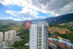 Продам квартиру 1 комнатную с общей площадью 33.6м2, 15/16 эт., на улице Крупской, г. Ялта , Крым авт. респ., Россия, агентство Илион