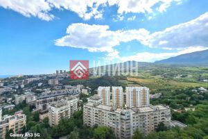 Продам квартиру 3-х комнатную с общей площадью 97.1м2, 13/16 эт., на улице Крупской, г. Ялта , Крым авт. респ., Россия, агентство Илион