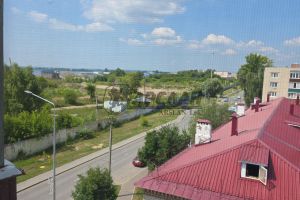 Продам квартиру 3-х комнатную с общей площадью 52.6м2, 5/5 эт., на улице Школьная, г. Посёлокского типа васильево, Татарстан респ., Россия, агентство Арслан