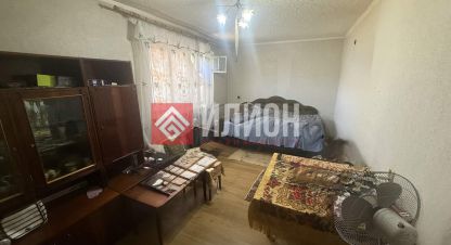 Купить квартиру 2-х комнатную, 52.2 кв. м. Фотография №1 Продам квартиру 2-х комнатную с общей площадью 52.2м2, 2/2 эт., на улице Симферопольская, г. Бахчисарай , Крым авт. респ., Россия, агентство Илион. Фотография №1