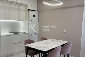 Продам квартиру 1 комнатную с общей площадью 49.4м2, 7/9 эт., на улице Газовиков, г. Тюмень, Тюменская обл., Россия, агентство Капитель групп