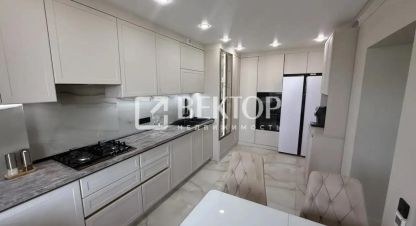 Купить квартиру 3-х комнатную, 112.7 кв. м. Фотография №1 Продам квартиру 3-х комнатную с общей площадью 112.7м2, 7/10 эт., на улице Советская, Центральный район, г. Кострома, Костромская обл., Россия, агентство Вектор. Фотография №1
