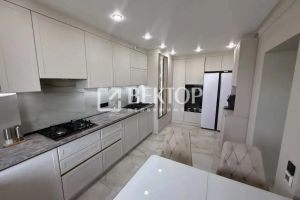 Продам квартиру 3-х комнатную с общей площадью 112.7м2, 7/10 эт., на улице Советская, Центральный район, г. Кострома, Костромская обл., Россия, агентство Вектор