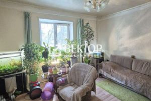 Продам квартиру 2-х комнатную с общей площадью 62м2, 1/2 эт., на улице Белинского, г. Ярославль, Ярославская обл., Россия, агентство Вектор