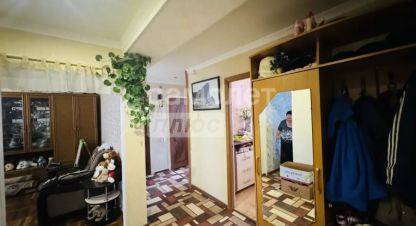 Купить квартиру 3-х комнатную, 66.7 кв. м. Фотография №1 Продам квартиру 3-х комнатную с общей площадью 66.7м2, 2/5 эт., на улице Промышленная, г. Майский, Кабардино-Балкария респ., Россия, агентство Самолет Плюс Нальчик. Фотография №1