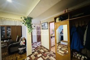 Продам квартиру 3-х комнатную с общей площадью 66.7м2, 2/5 эт., на улице Промышленная, г. Майский, Кабардино-Балкария респ., Россия, агентство Самолет Плюс Нальчик
