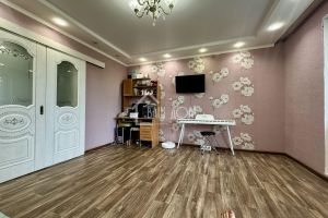 Продам квартиру 2-х комнатную с общей площадью 54.3м2, 3/9 эт., на улице Агурина, г. Ахтубинск, Астраханская обл., Россия, агентство Ваш Дом Продам квартиру 2-х комнатную с общей площадью 54.3м2, 3/9 эт., на улице Агурина, г. Ахтубинск, Астраханская обл., Россия, агентство Ваш Дом