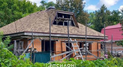 Купить дом 4-х комнатную, 105 кв. м. Фотография №1 Продам дом 4-х комнатный с общей площадью 105м2, на улице Маяковского ул, Железнодорожный район, г. Курск, Курская обл., Россия, агентство Эпсилон - недвижимость. Фотография №1