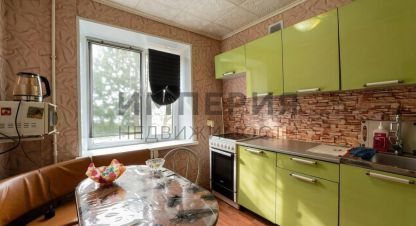Купить квартиру 1 комнатную, 32.1 кв. м. Фотография №1 Продам квартиру 1 комнатную с общей площадью 32.1м2, 1/5 эт., на улице Океанская ул, г. Петропавловск-Камчатский, Камчатский край, Россия, агентство Империя Недвижимости. Фотография №1