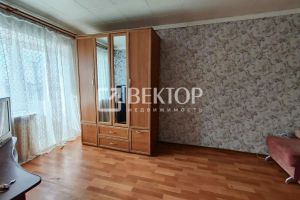 Продам квартиру 1 комнатную с общей площадью 32м2, 5/5 эт., на улице 8 марта, г. Тейково, Ивановская обл., Россия, агентство Вектор