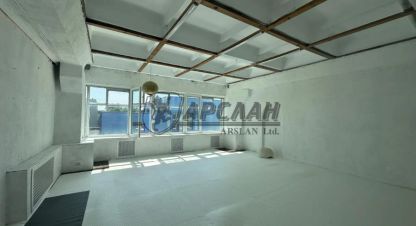 Снять офисное помещение, 32 кв. м. Фотография №1 Сдам офисное помещение с общей площадью 32м2, на улице Ямашева проспект, г. Казань, Татарстан респ., Россия, агентство Арслан. Фотография №1