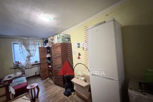 Продам квартиру 2-х комнатную с общей площадью 44.5м2, 1/5 эт., на улице Гагарина, г. Симферополь , Крым авт. респ., Россия, агентство Альфа Недвижимость