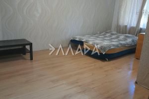 Продам квартиру 1 комнатную с общей площадью 31.2м2, 1/5 эт., на улице Луначарского, г. Батайск, Ростовская обл., Россия, агентство Риэлторская компания "Эллада"