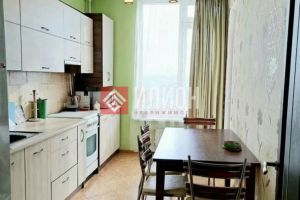 Продам квартиру 1 комнатную с общей площадью 38м2, 8/11 эт., на улице Александра маринеско, г. Севастополь, Крым авт. респ., Россия, агентство Илион Продам квартиру 1 комнатную с общей площадью 38м2, 8/11 эт., на улице Александра маринеско, г. Севастополь, Крым авт. респ., Россия, агентство Илион