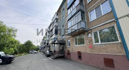 Продам квартиру 2-х комнатную с общей площадью 44.2м2, 2/5 эт., на улице Батарейная ул, г. Петропавловск-Камчатский, Камчатский край, Россия, агентство Империя Недвижимости. Фотография №1