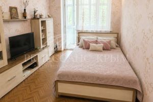 Продам квартиру 2-х комнатную с общей площадью 45м2, 2/5 эт., на улице Репина, г. Севастополь, Крым авт. респ., Россия, агентство ООО Ренессанс Крым