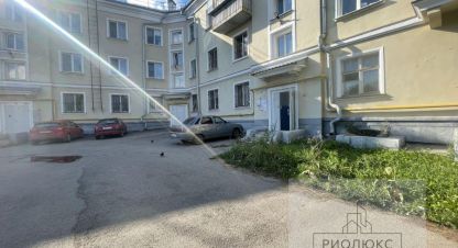Продам квартиру 1 комнатную с общей площадью 27.7м2, 2/3 эт., на улице Фрунзе, Орджоникидзевский район, г. Магнитогорск, Челябинская обл., Россия, агентство РиоЛюкс. Фотография №1