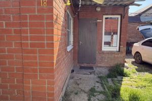 Продам дом 4-х комнатный с общей площадью 112м2, на улице Лимонная ул, г. Кубань (аул старобжегокай) тер снт, Адыгея респ., Россия, агентство Аурус-Риэлт Продам дом 4-х комнатный с общей площадью 112м2, на улице Лимонная ул, г. Кубань (аул старобжегокай) тер снт, Адыгея респ., Россия, агентство Аурус-Риэлт