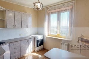 Продам квартиру 2-х комнатную с общей площадью 50м2, 9/9 эт., на улице Советская, г. Магнитогорск, Челябинская обл., Россия, агентство РиоЛюкс