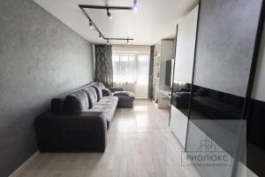Продам квартиру 1 комнатную с общей площадью 30.3м2, 5/5 эт., на улице Пр-кт карла маркса, г. Магнитогорск, Челябинская обл., Россия, агентство РиоЛюкс