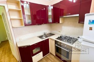 Сдам квартиру 1 комнатную с общей площадью 30м2, 3/5 эт., на улице Пр-кт победы, г. Челябинск, Челябинская обл., Россия, агентство РиоЛюкс