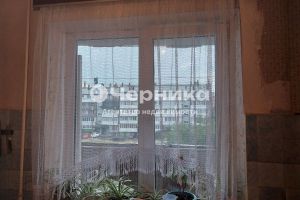 Продам квартиру 2-х комнатную с общей площадью 53м2, 4/5 эт., на улице Радио, г. Новошахтинск, Ростовская обл., Россия, агентство АН Черника