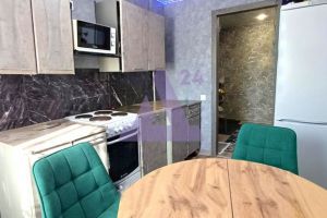Продам квартиру 2-х комнатную с общей площадью 50м2, 5/5 эт., на улице Анатолия, г. Новоалтайск, Алтайский край, Россия, агентство АН Династия 24
