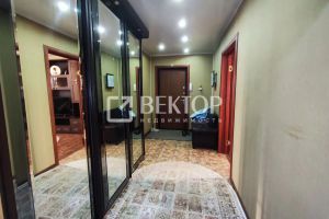 Продам квартиру 3-х комнатную с общей площадью 75м2, 1/5 эт., на улице Неделина, г. Тейково, Ивановская обл., Россия, агентство Вектор