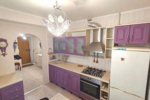 Продам квартиру 1 комнатную с общей площадью 39.9м2, 2/5 эт., на улице Авиаторов б-р, г. Гатчина, Ленинградская обл., Россия, агентство РЕАЛ агентство недвижимости