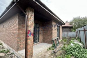 Продам дом 2-х комнатный с общей площадью 70м2, на улице Приупская, Пролетарский район, г. Тула, Тульская обл., Россия, агентство АН Астория Продам дом 2-х комнатный с общей площадью 70м2, на улице Приупская, Пролетарский район, г. Тула, Тульская обл., Россия, агентство АН Астория