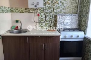 Продам квартиру 1 комнатную с общей площадью 35.7м2, 3/5 эт., на улице 60 лет октября мкр, г. Каменск-Шахтинский, Ростовская обл., Россия, агентство АН Черника