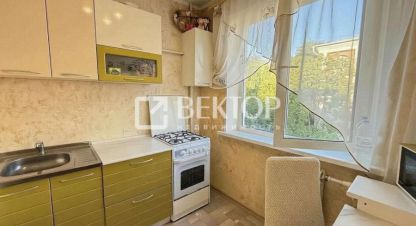 Продам квартиру 1 комнатную с общей площадью 32м2, 4/5 эт., на улице Ленинградская, г. Иваново, Ивановская обл., Россия, агентство Вектор. Фотография №1