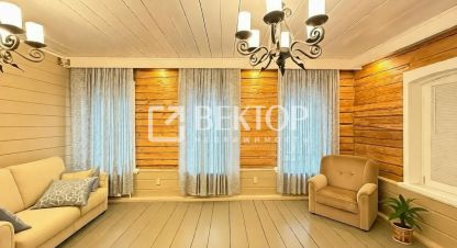 Купить дом 5-ти комнатную, 160 кв. м. Фотография №1 Продам дом 5-ти комнатный с общей площадью 160м2, на улице Корнилова, г. Плёс, Ивановская обл., Россия, агентство Вектор. Фотография №1